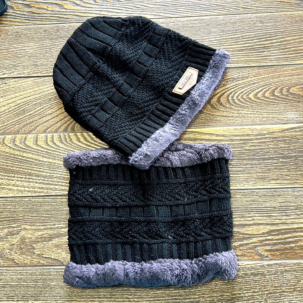 NEW Black and Purple Knit Beanie and Scarf Set Outdoors Ski Hiking‎ Fishing